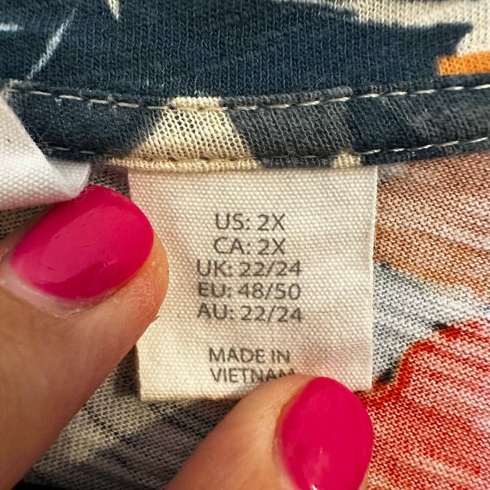 C&C California Floral Blouse 2X - Picture 3 of 5